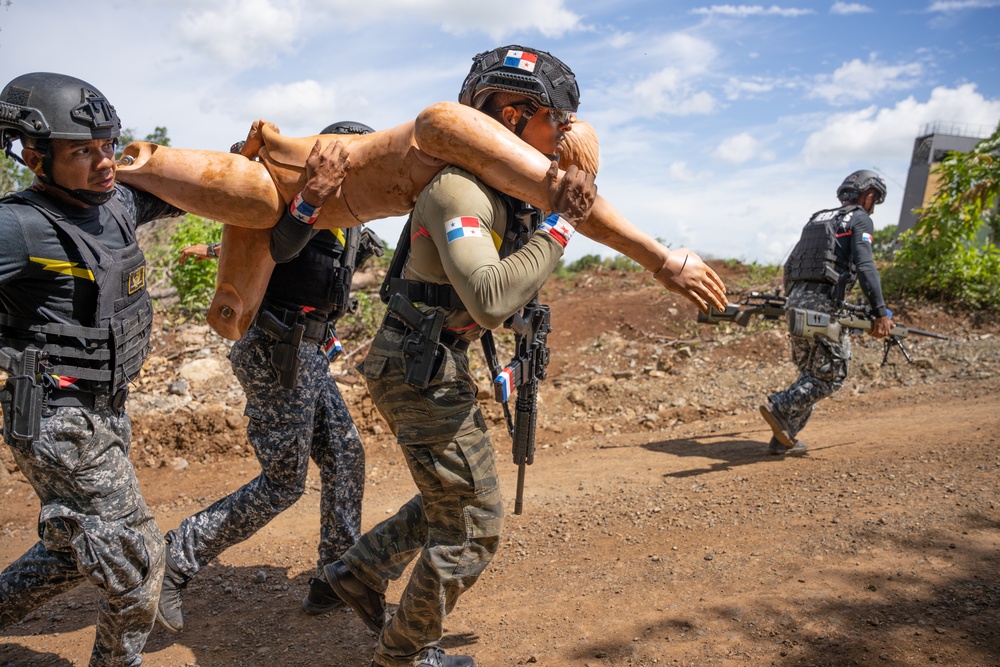 DVIDS - Images - Fuerzas Comando 23' Day 8: Hostage Rescue [Image