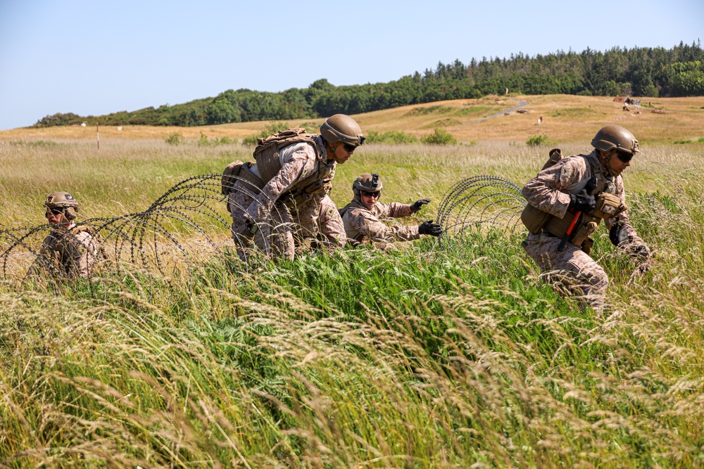 1st CEB conducts explosive breaching training