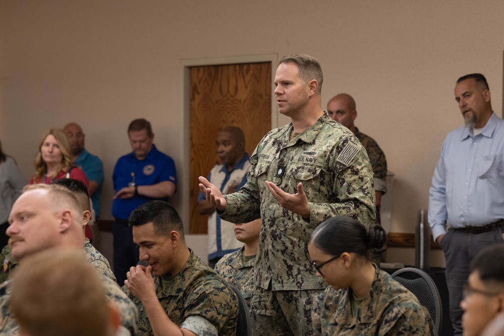 VA Secretary visits MCAS Yuma