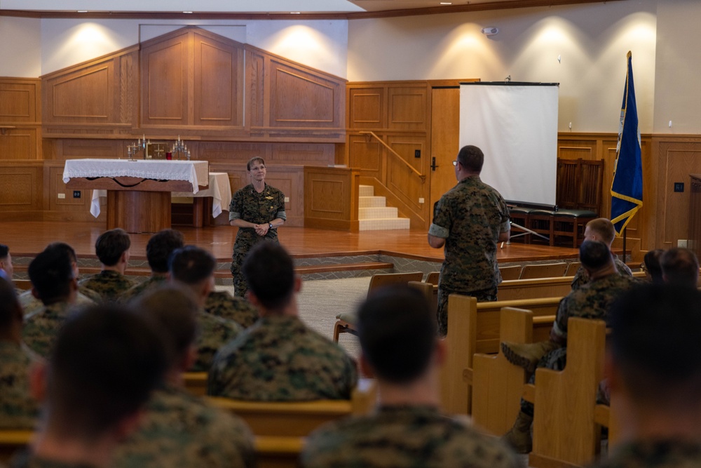 Medical Officer of the Marine Corps visits MCBH