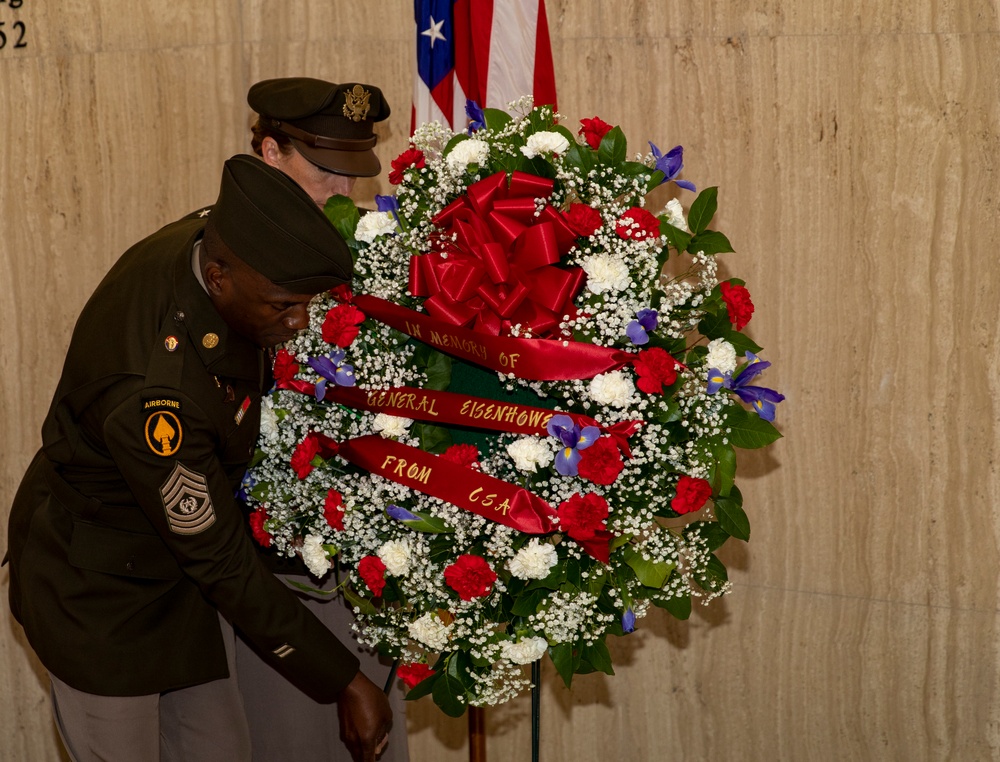 1st Infantry Division pays respects to President Eisenhower during wreath laying ceremony at presidential library