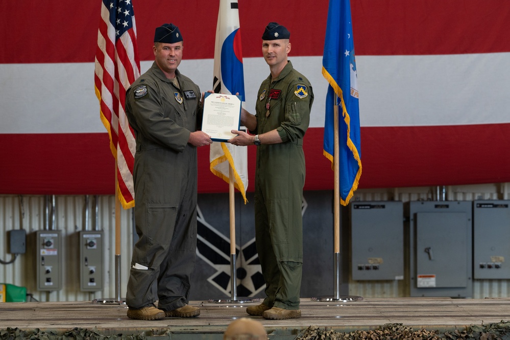 New commander accepts 8th OSS guidon