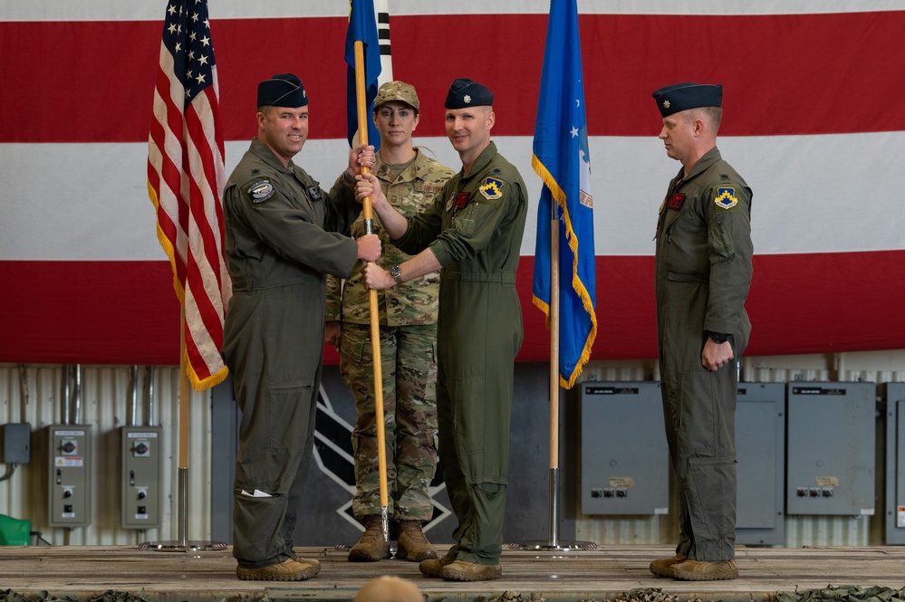 New commander accepts 8th OSS guidon