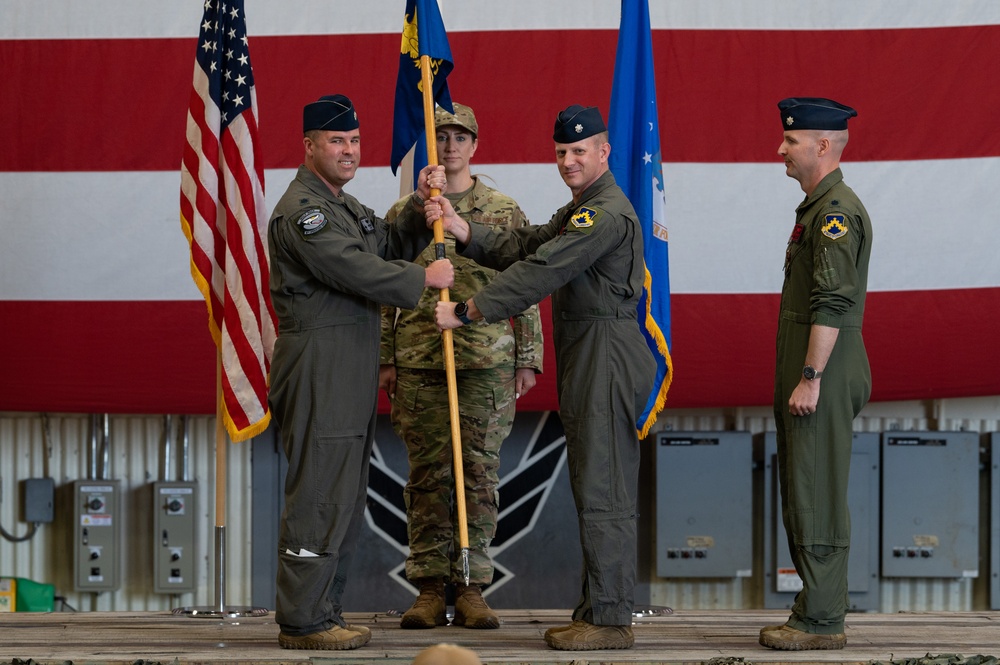 New commander accepts 8th OSS guidon