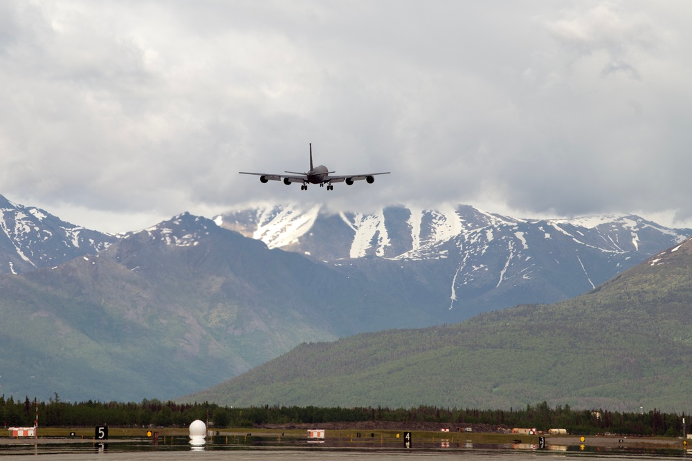 RF-A 23-2 in the air and on the ground