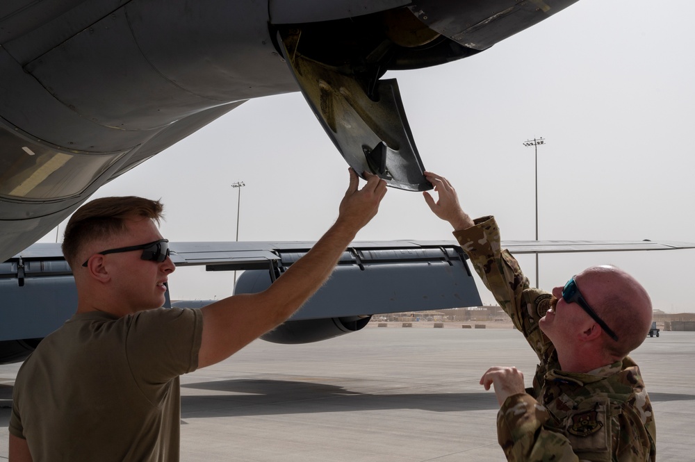 912th EARS fuels Raptor Ops