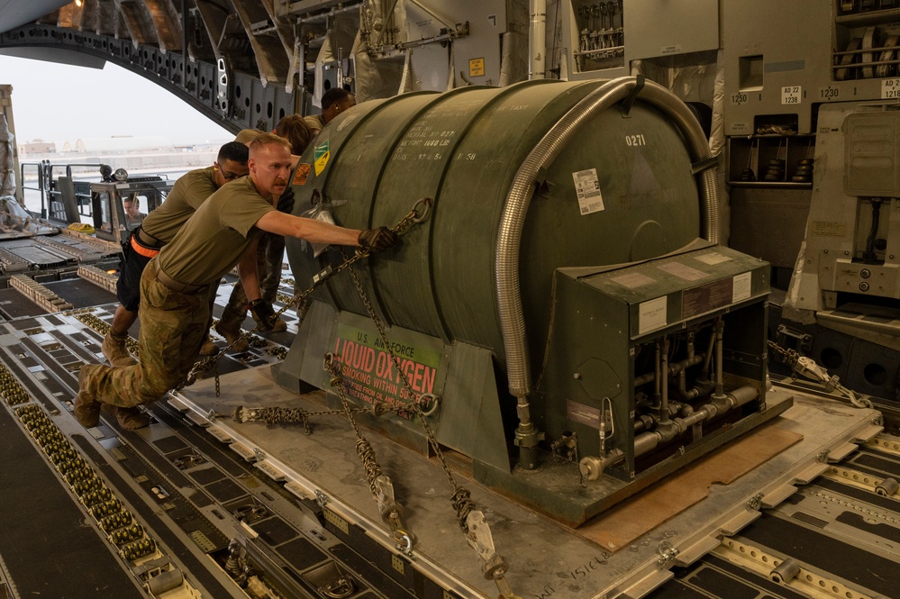 15th EAS provides airlift support