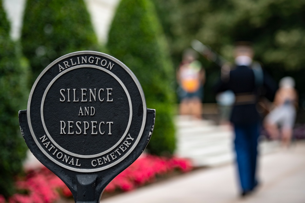 Rookies and Staff from the Washington Commanders Visit Arlington National Cemetery