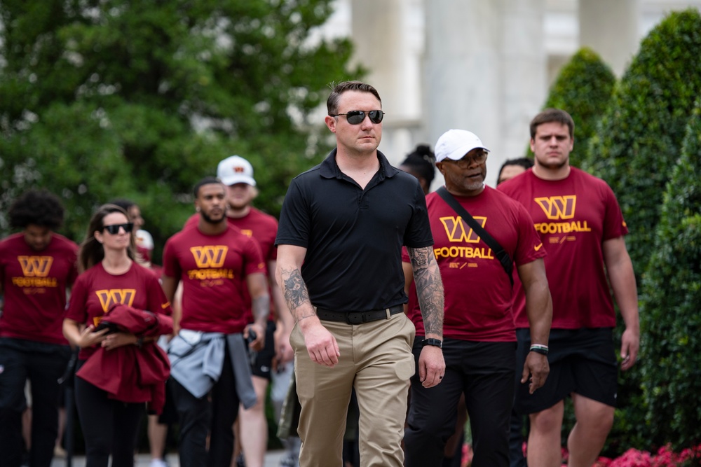 Rookies and Staff from the Washington Commanders Visit Arlington National Cemetery