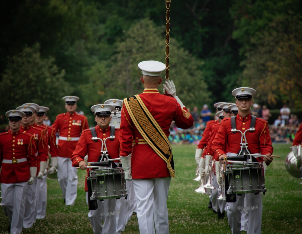 Marine Barracks Washington performs another fantastic sunset parade