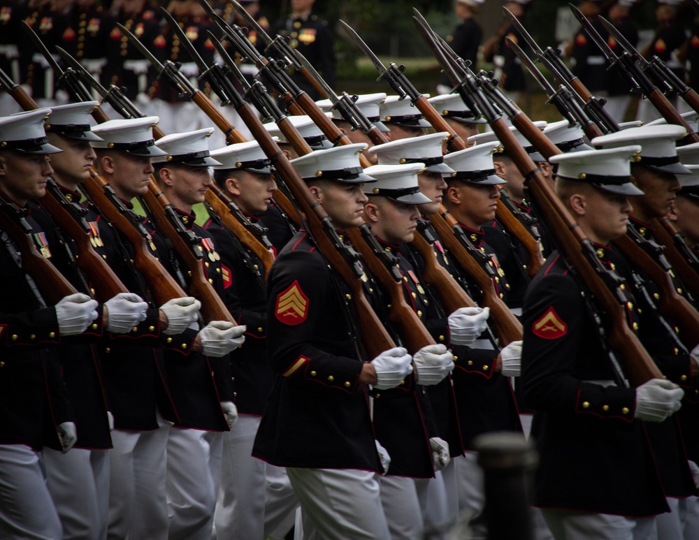 Marine Barracks Washington performs another fantastic sunset parade