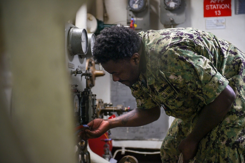 USS Carl Vinson In-Port Operations (CVN70)