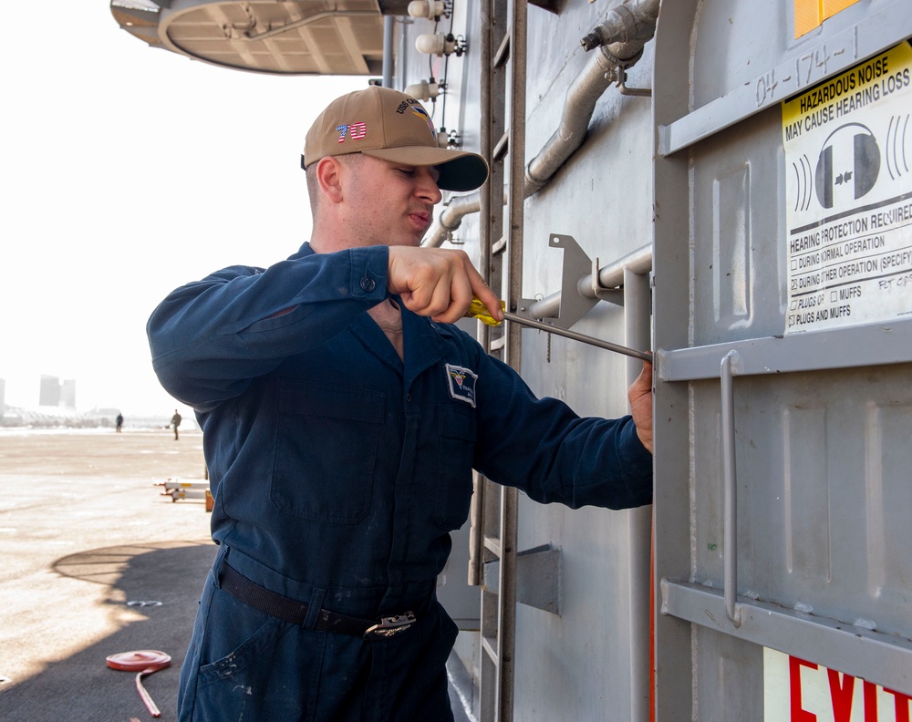 USS Carl Vinson In-Port Operations (CVN70)