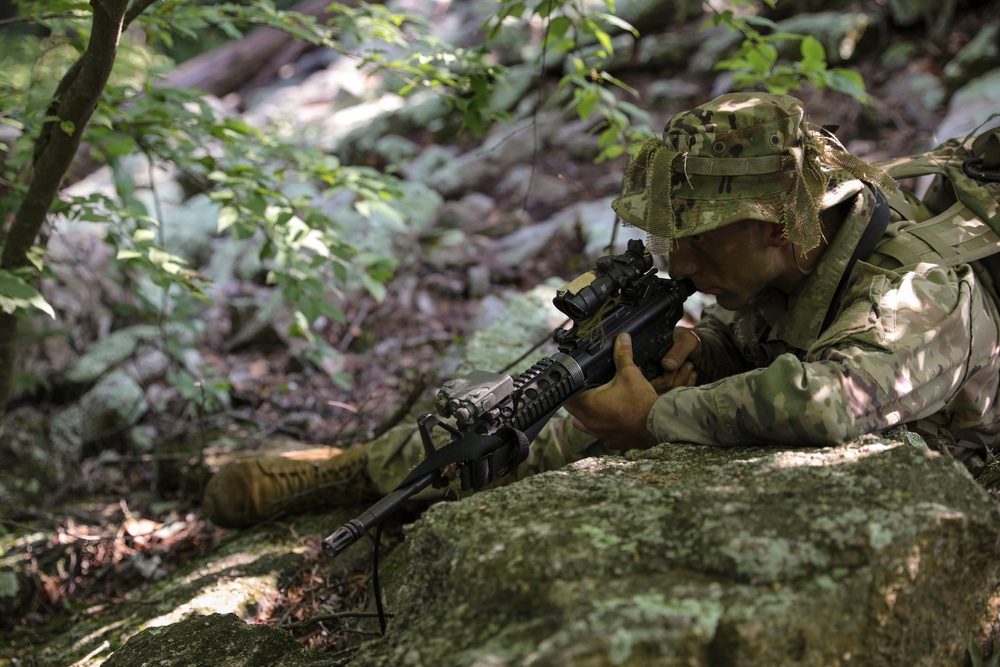 Pa. Guard’s 1-104th Cav. Regiment conducts unique rappel training