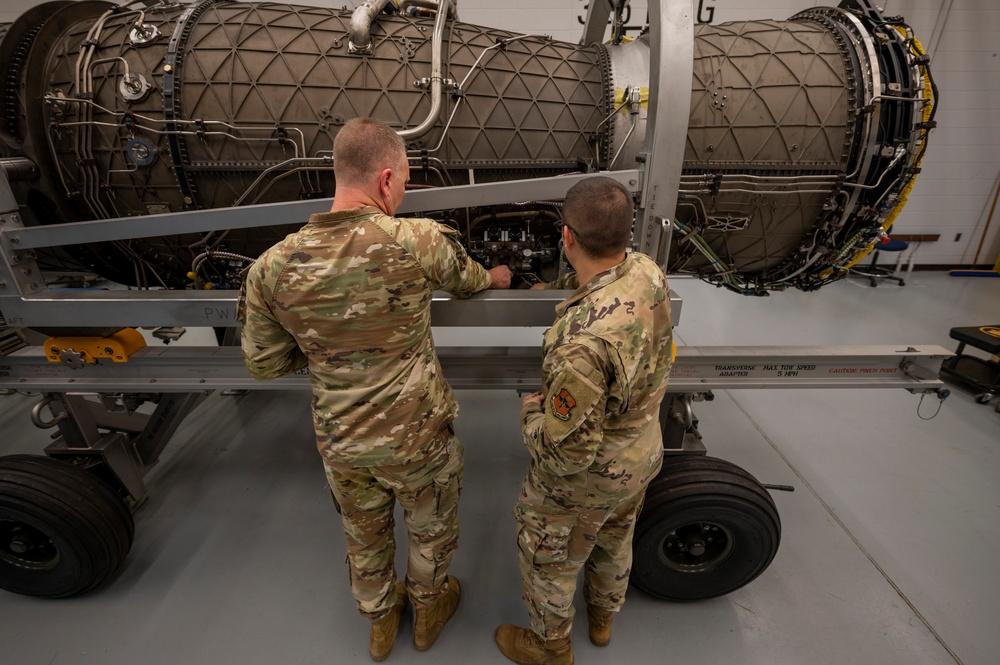 The first strike; F-35A Lightning II training engine arrives to Tyndall