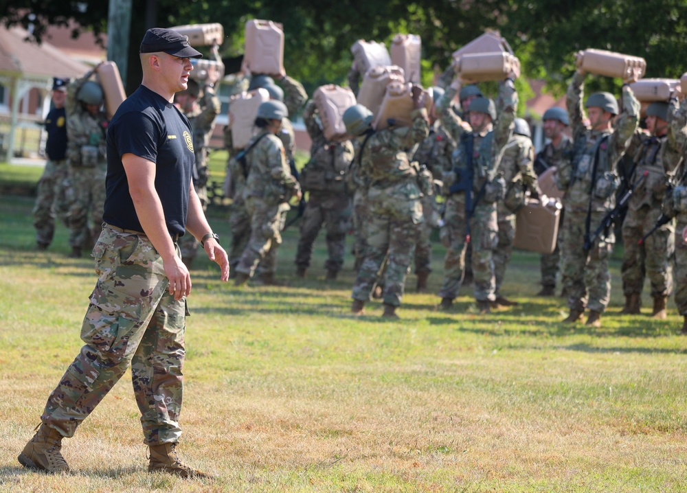 DC Guardsman Train at Officer Candidate School