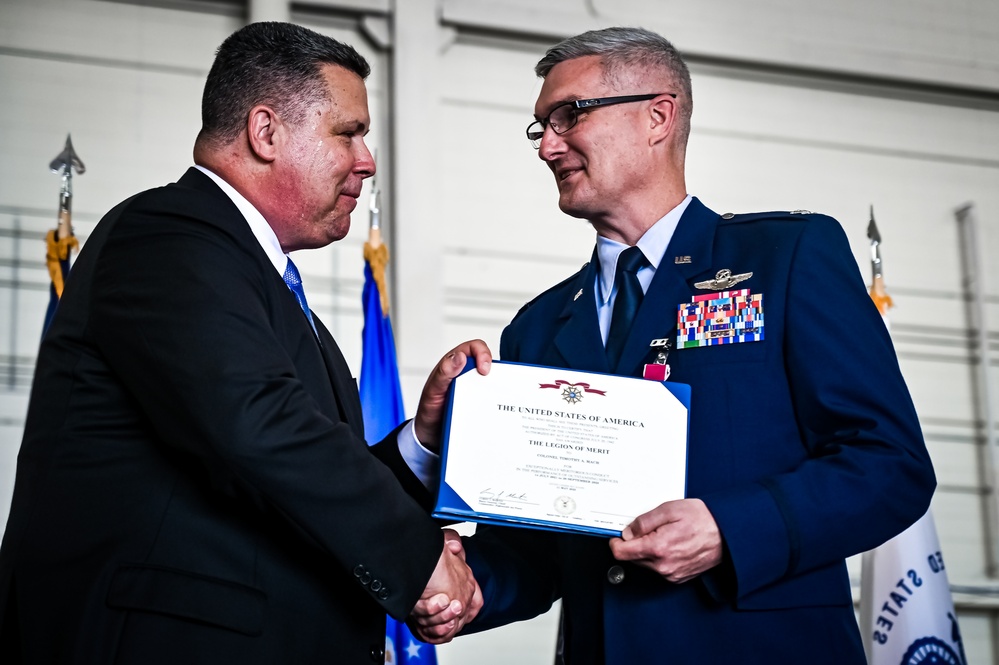 305th AMW Vice Commander Retirement Ceremony