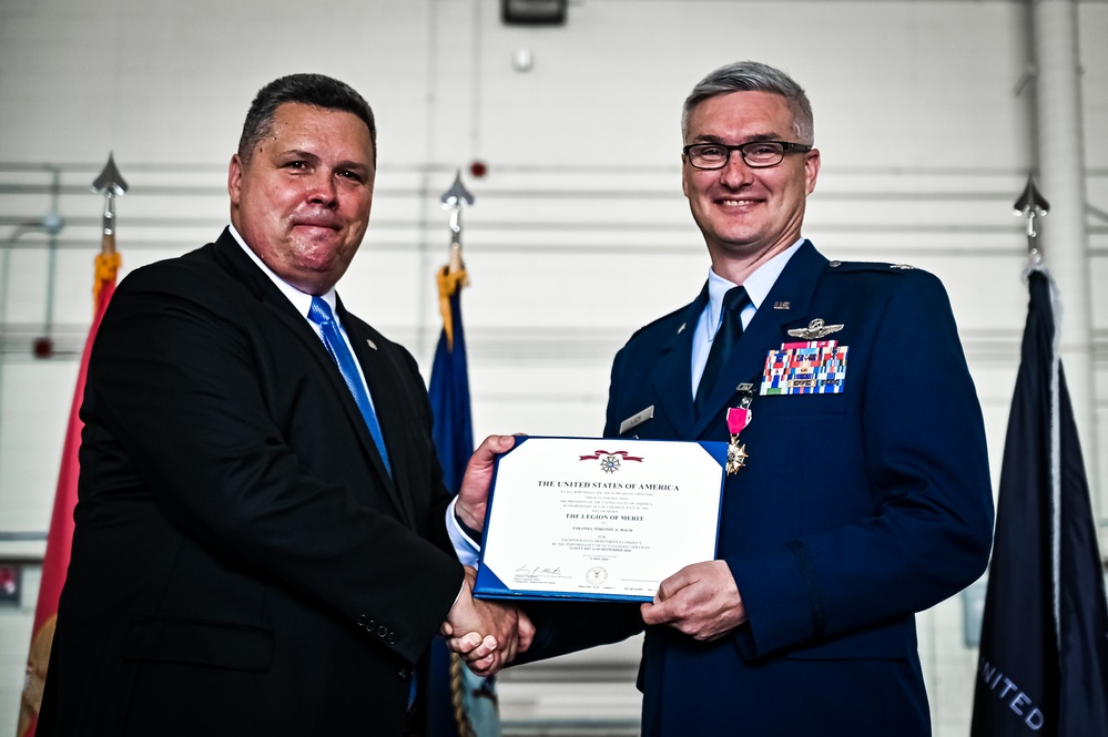 305th AMW Vice Commander Retirement Ceremony