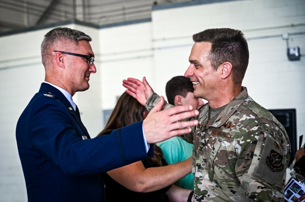 305th AMW Vice Commander Retirement Ceremony