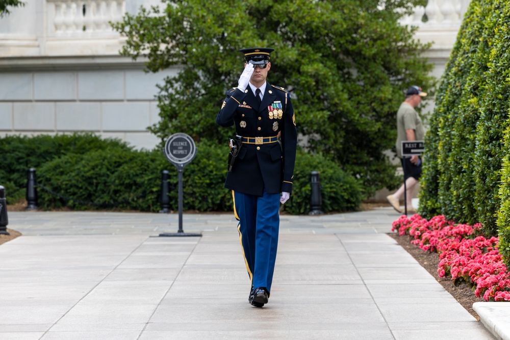 3d US Infantry Regiment (The Old Guard) host the Washington Commanders