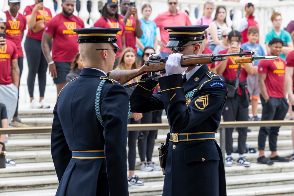 DVIDS - Images - 3d US Infantry Regiment (The Old Guard) host the Washington  Commanders [Image 7 of 23]