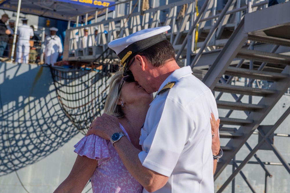 USS Lake Champlain (CG 57) Final Return