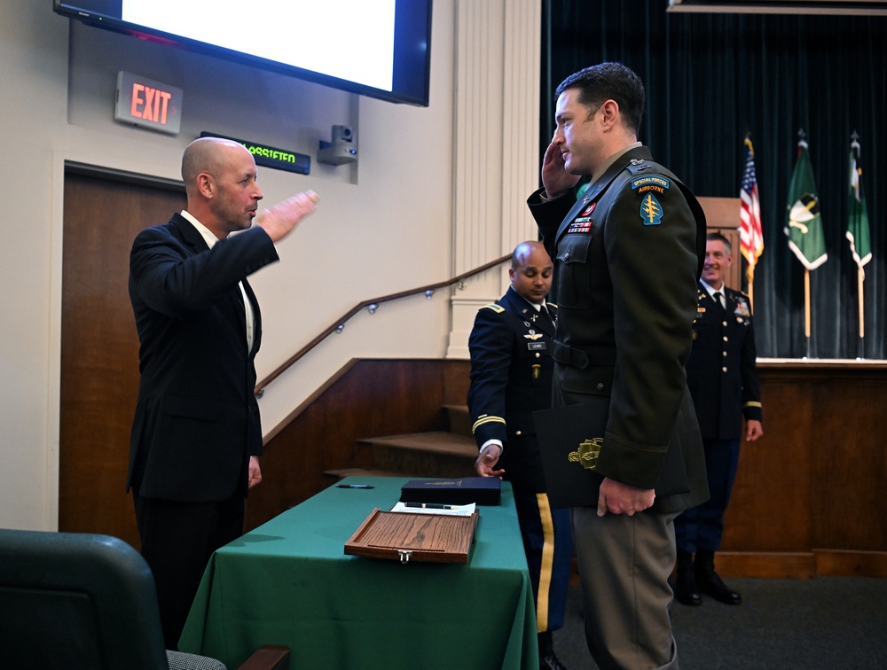 Green Berets Graduate Warrant Officer Course