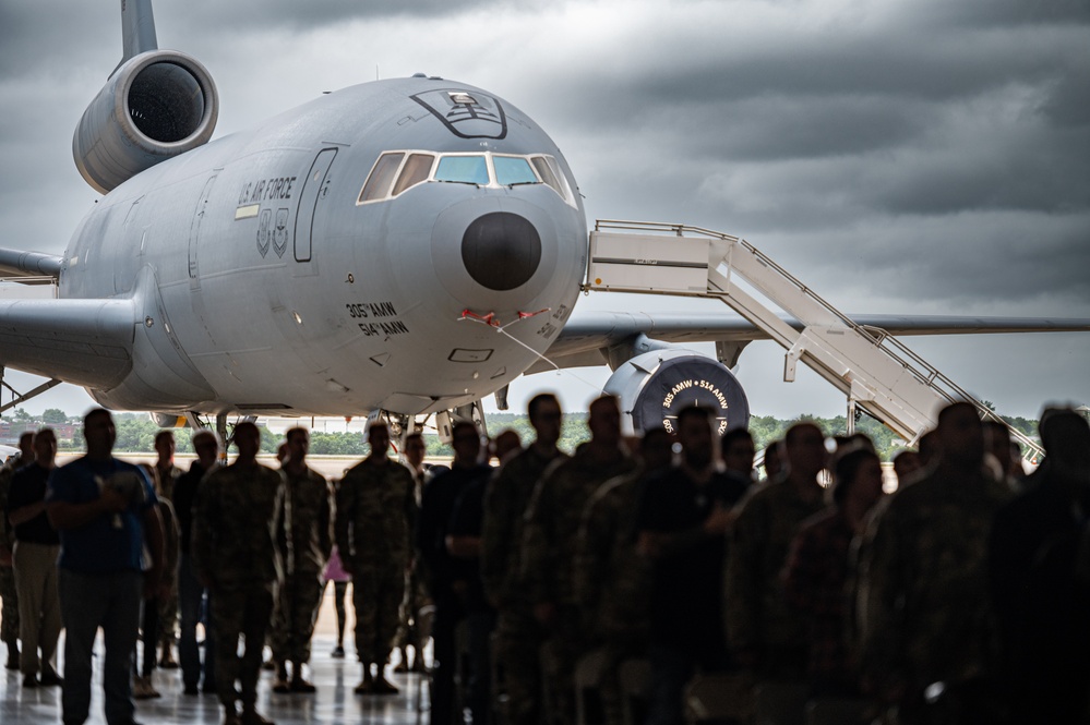 305th AMW bids last farewell to the KC-10