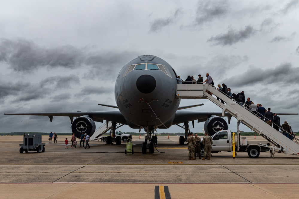 305th AMW bids last farewell to the KC-10