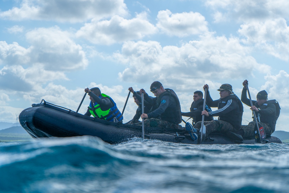 Fuerzas Comando 23' Water Assault