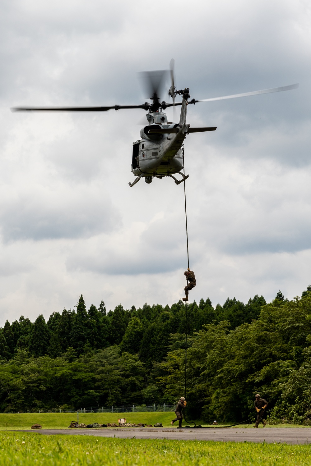 Fuji Viper 23| 3rd Recon Battalion and HMLA 169 Conduct Fast Rope Training