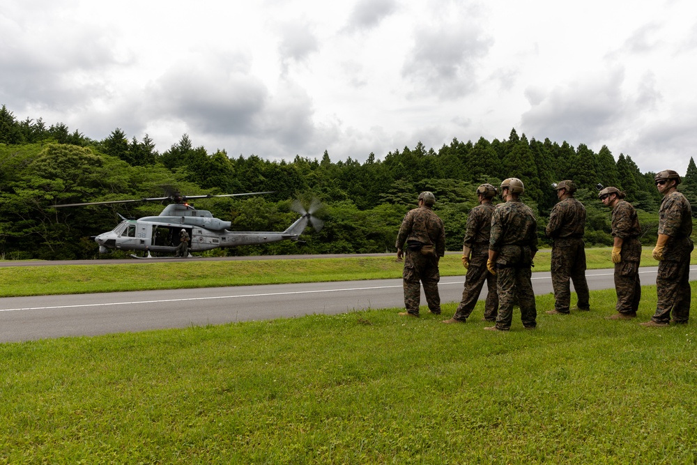 Fuji Viper 23| 3rd Recon Battalion and HMLA 169 Conduct Fast Rope Training