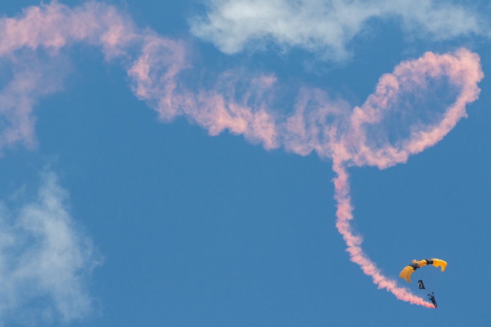 Golden Knights Jump at Mountainfest 2023