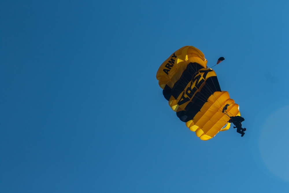 Golden Knights Jump at Mountainfest 2023