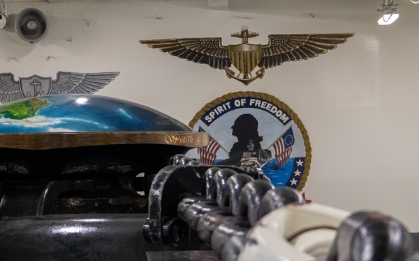 Sailors Get GW Out to Sea