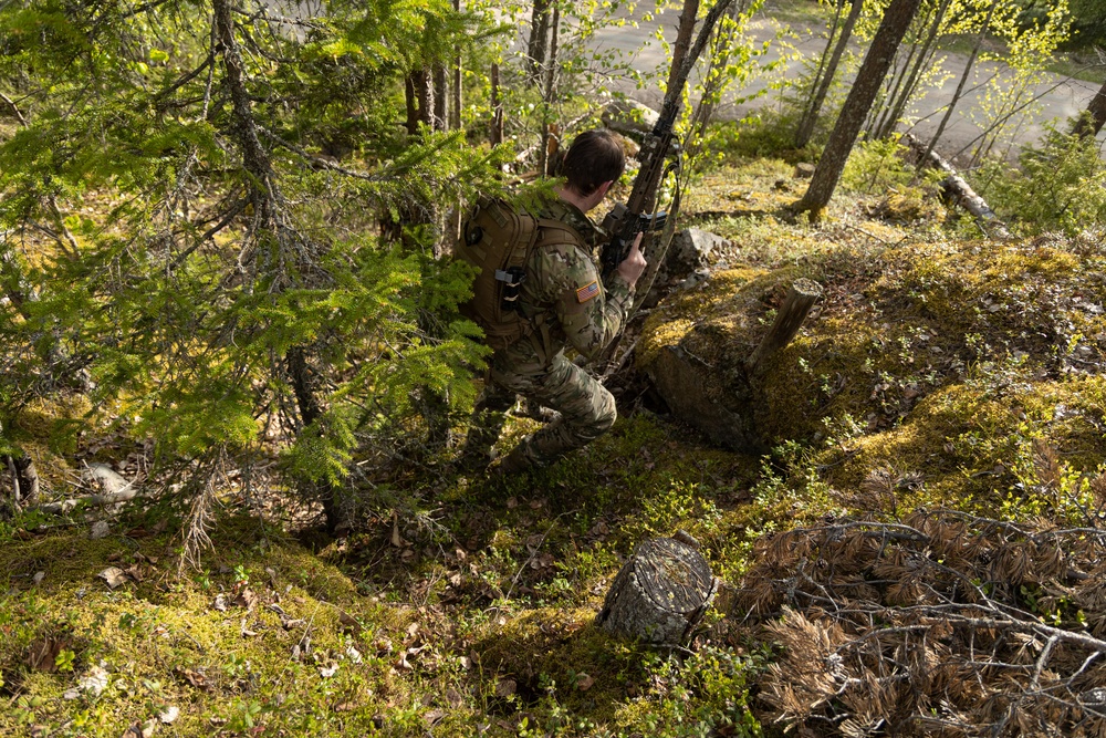 Subarctic spring: 10th SFG (A) Green Berets train tactics, techniques with Swedish Home Guard