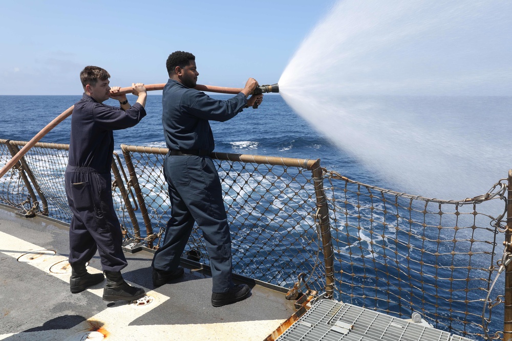 Sailors Demonstrate Nozzle Patterens
