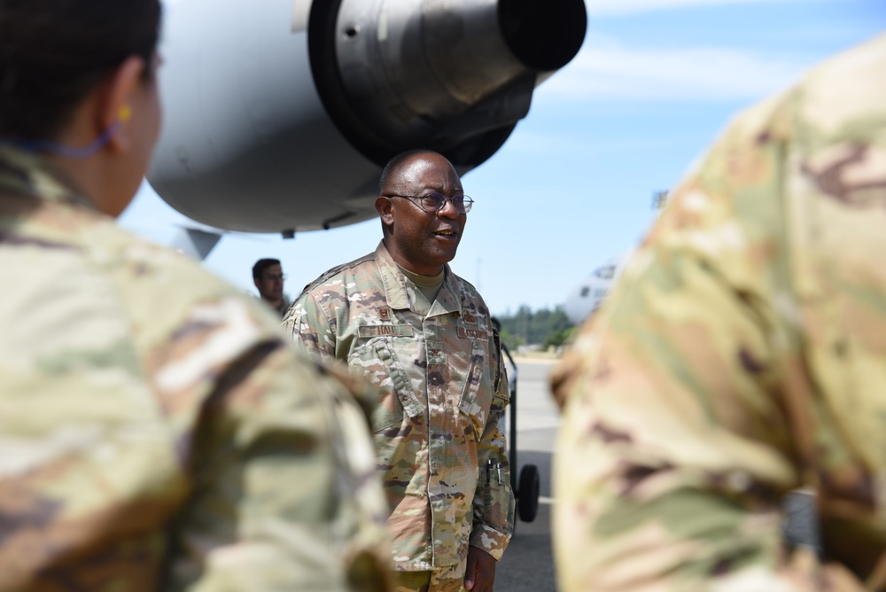 627th LRS Airmen host 16th Combat Aviation Brigade Soldiers for joint fuels mobility training