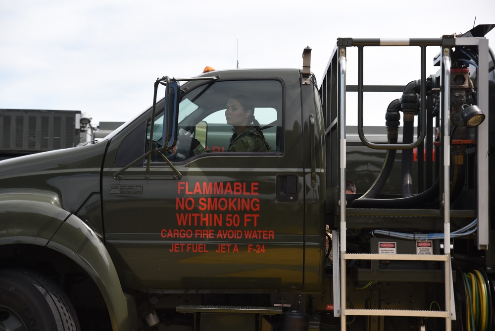 627th LRS Airmen host 16th Combat Aviation Brigade Soldiers for joint fuels mobility training