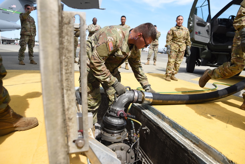 627th LRS Airmen host 16th Combat Aviation Brigade Soldiers for joint fuels mobility training