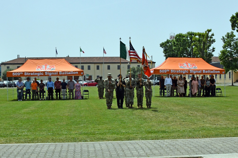 509th Strategic Signal Battalion Change of Command Ceremony