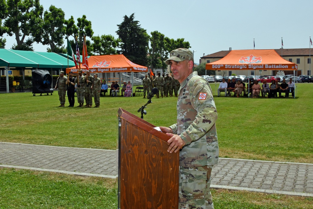 509th Strategic Signal Battalion Change of Command Ceremony