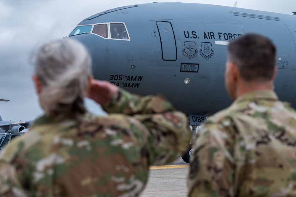 305th AMW bids last farewell to the KC-10