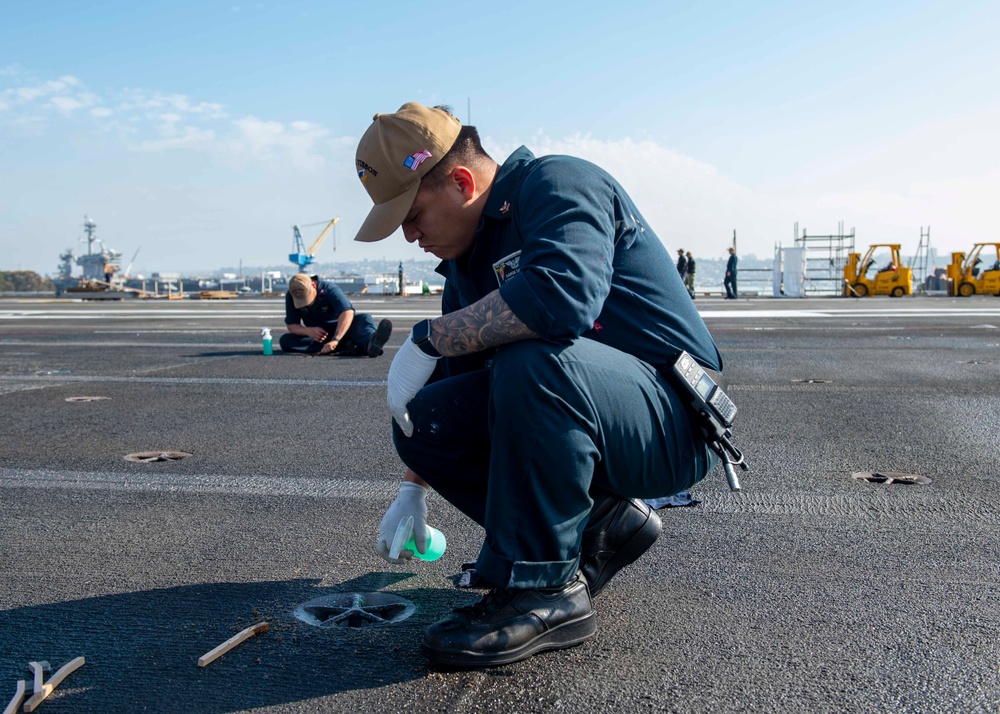 USS Carl Vinson (CVN 70) Sailors Conduct Routine Maintenance