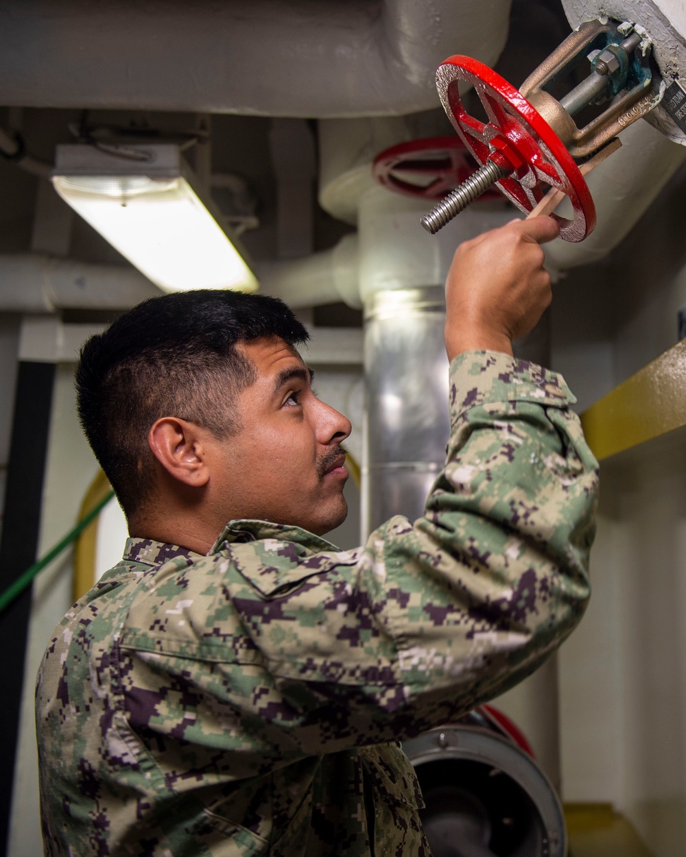 USS Carl Vinson (CVN 70) Sailors Conduct Routine Maintenance