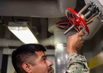 USS Carl Vinson (CVN 70) Sailors Conduct Routine Maintenance