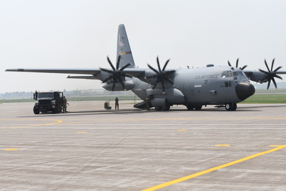 133rd Airlift Wing conducts wet-wing refueling