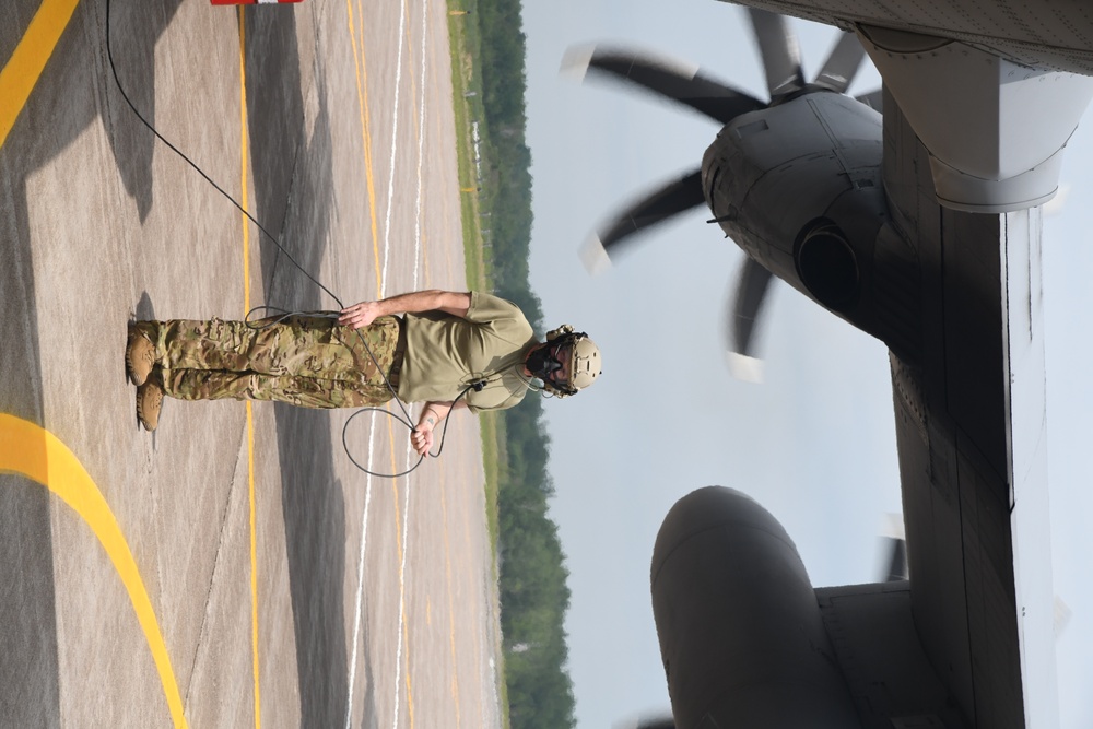 133rd Airlift Wing conducts wet-wing refueling