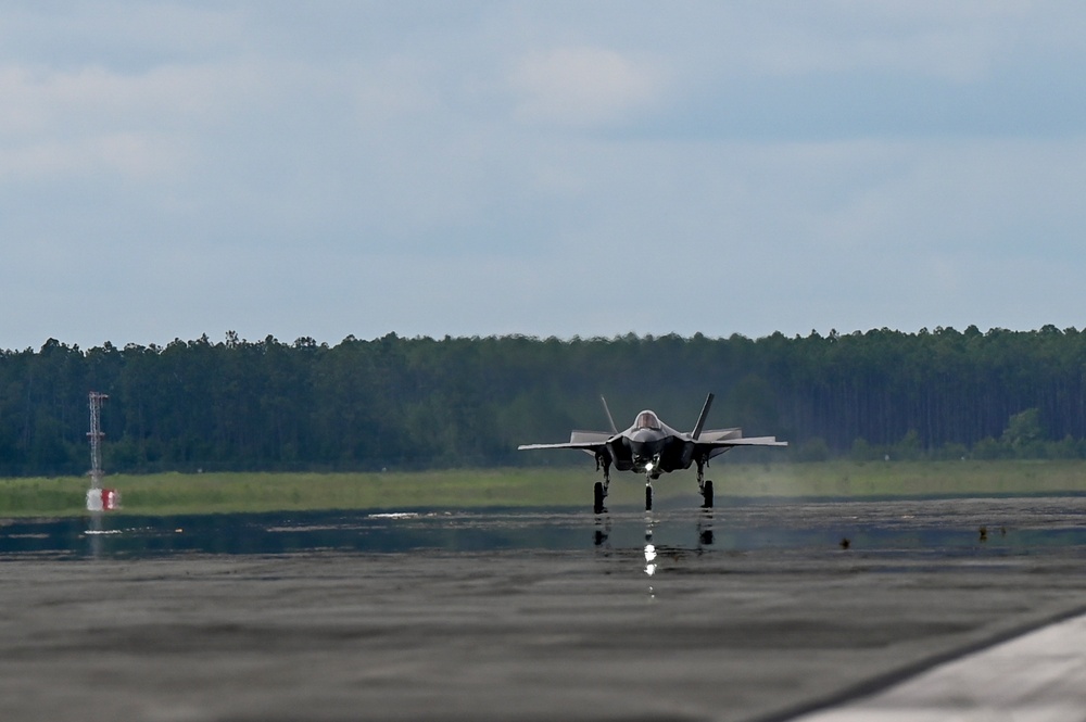 Hot Pit Refueling at Cecil Airport