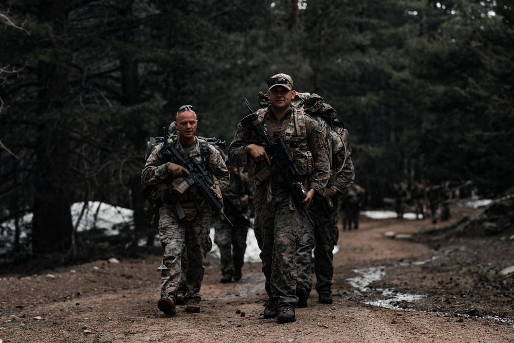 4th Reconnaissance Battalion patrols during Mountain Exercise 4-23